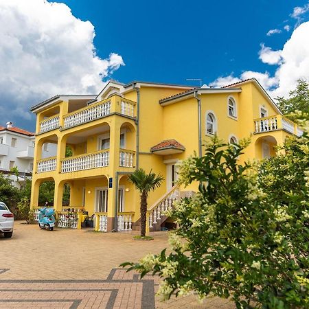 Apartments Artan Crikvenica Exterior foto