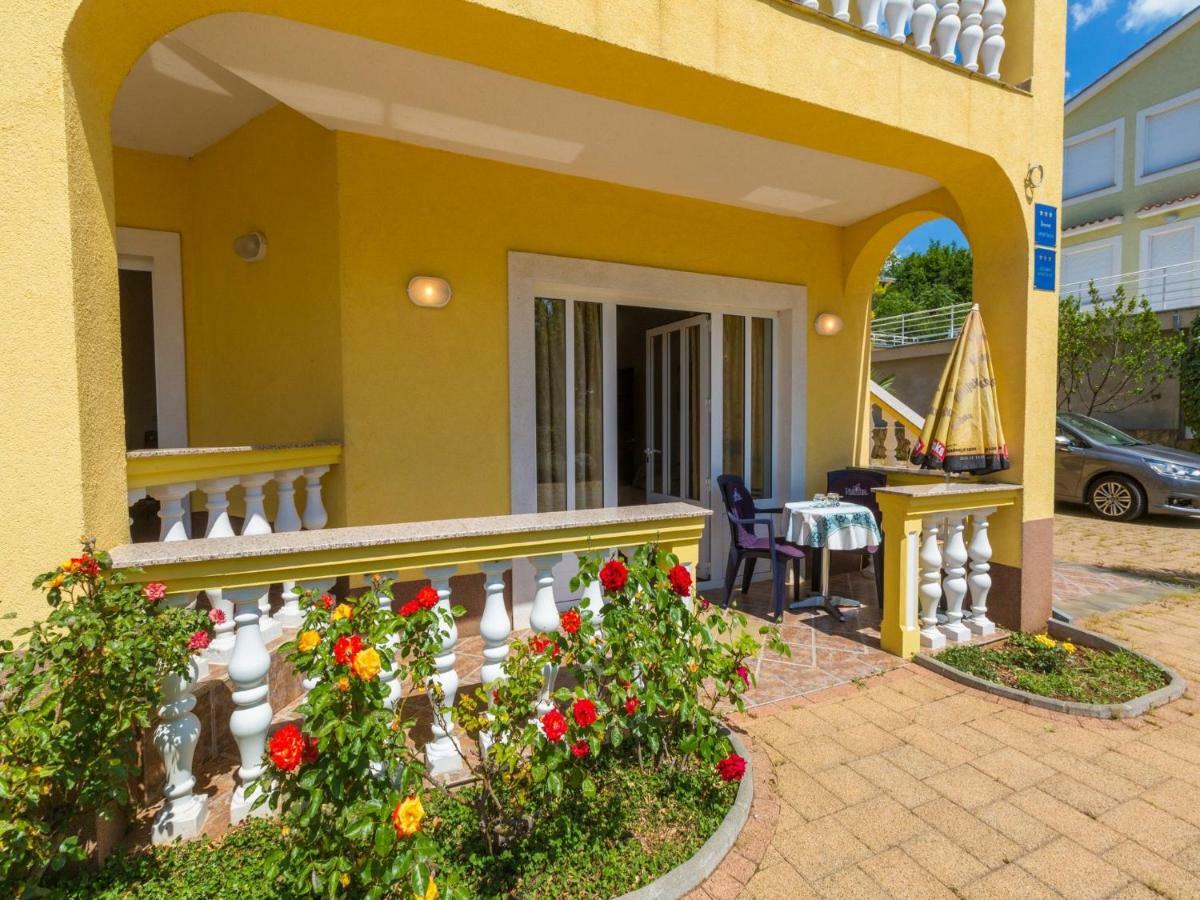 Apartments Artan Crikvenica Exterior foto
